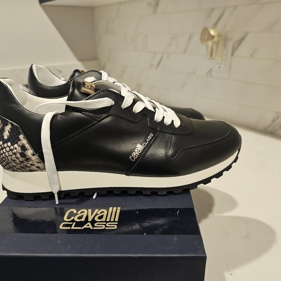 Brand new Black sneakers with animal print. US size 13 by Roberto Cavalli. - Picture 3 of 4